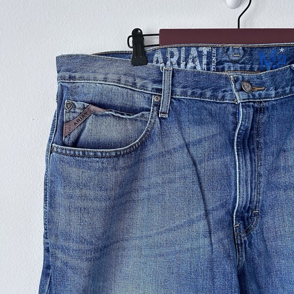 Ariat Jeans Mens 38x30 M2 Relaxed Boot Cut Blue Medium Wash Denim - Picture 5 of 10